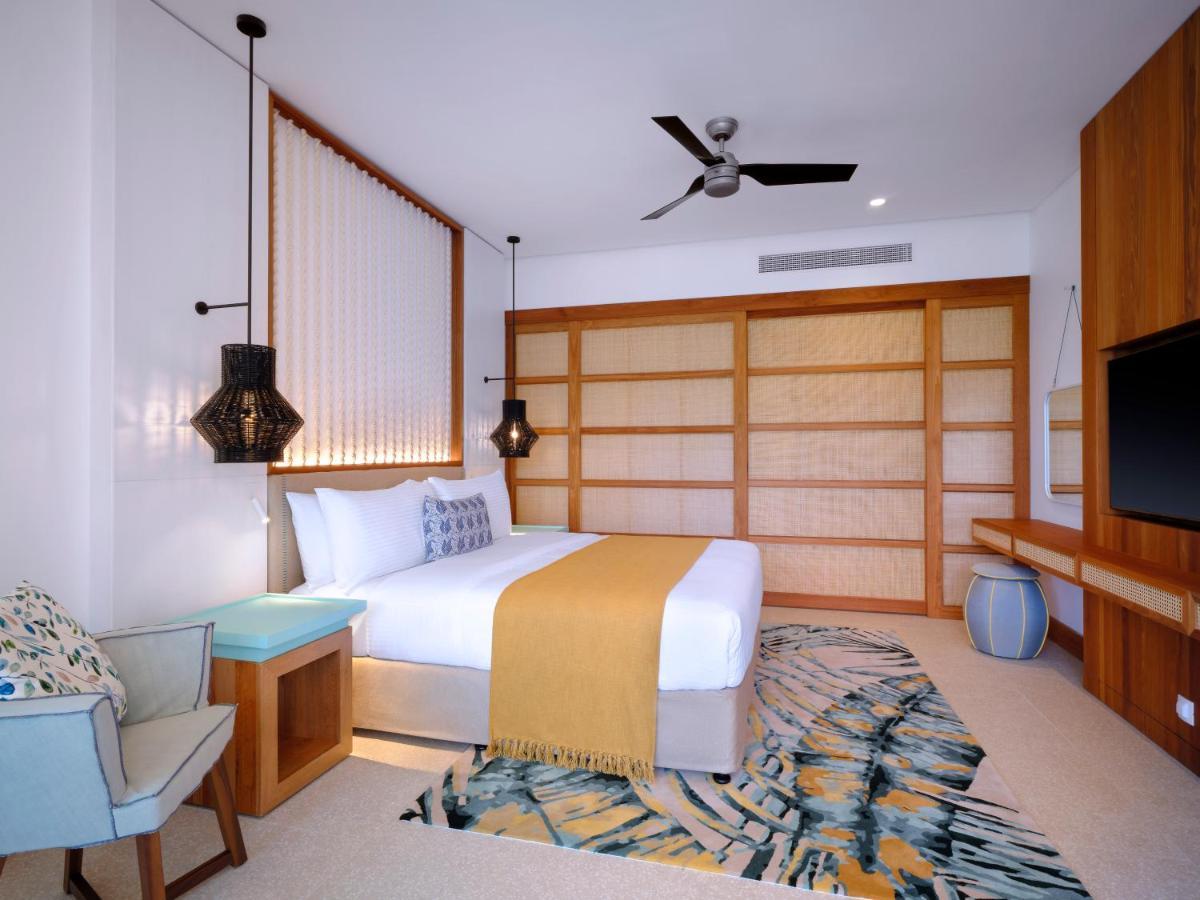 Laila, Seychelles, A Tribute Portfolio Anse Royale